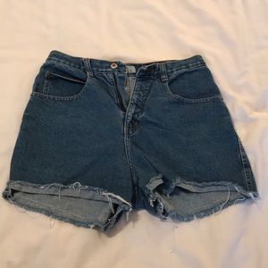 🔑 High waisted vintage shorts 🔑